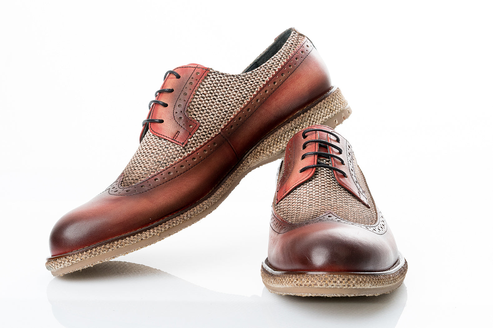 Handgemachter Herrenschuh, Freizeitschuh im Budapester Style, Bohemian, Patchwork, cognac-braun