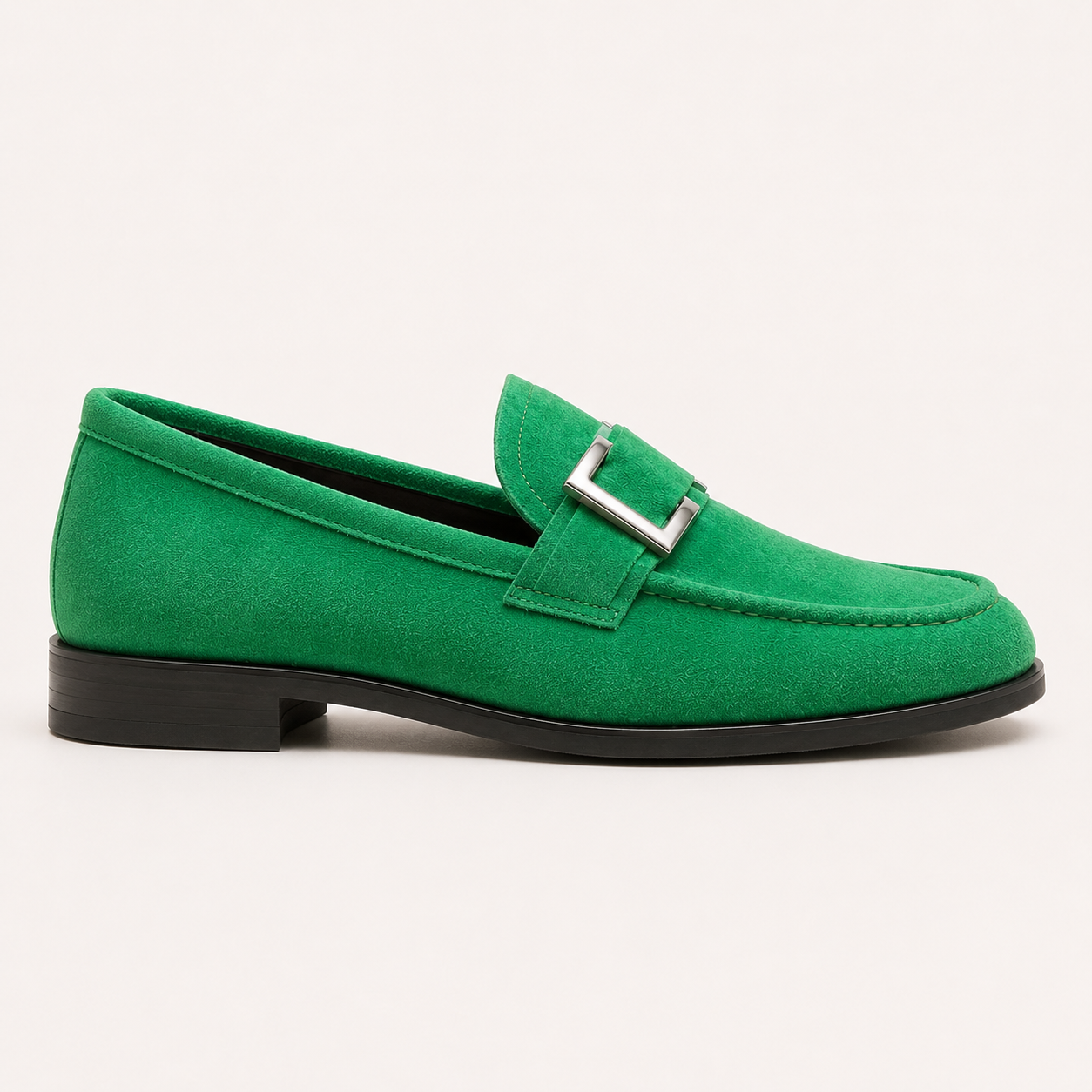 Herren Loafer aus Veloursleder – Smaragdgrün | Slipper mit Metallschließe