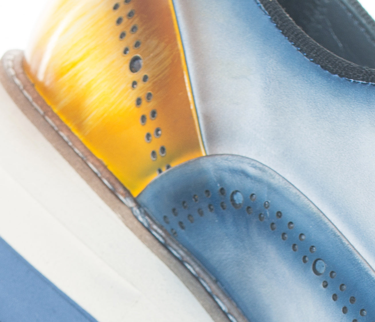 Handgemachter Herrenschuh, Freizeitschuh, blau-gelb, patiniert, leichte Sohle, Sale