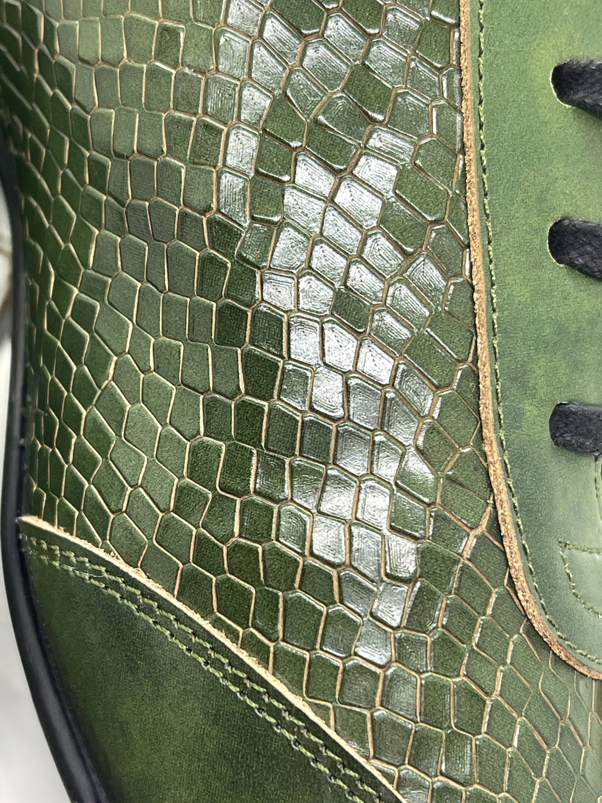 Handgemachter Herrenschuh, Freizeitschuh, Sneaker, laubgrün, Grün, echtes Leder