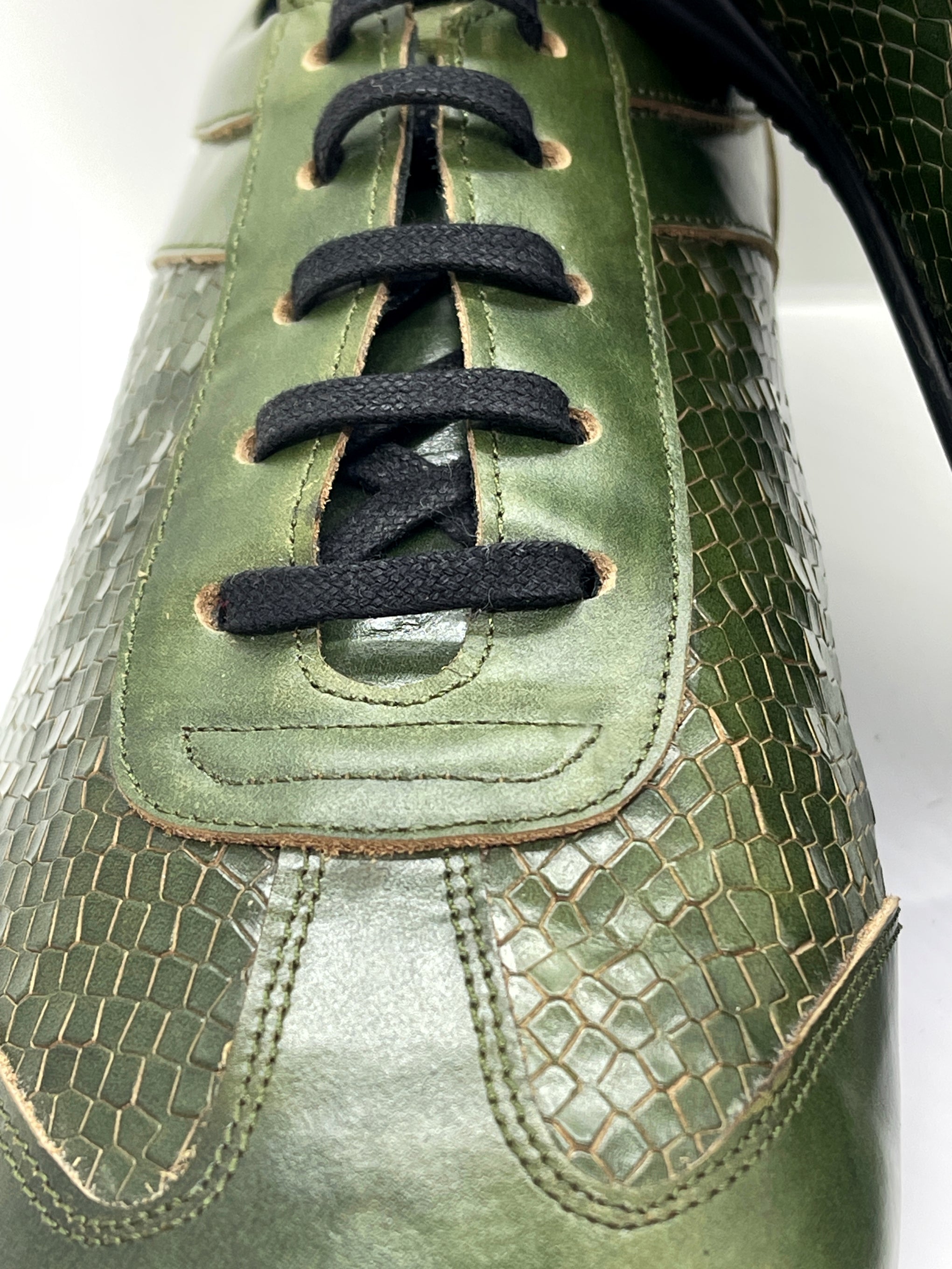 Handgemachter Herrenschuh, Freizeitschuh, Sneaker, laubgrün, Grün, echtes Leder