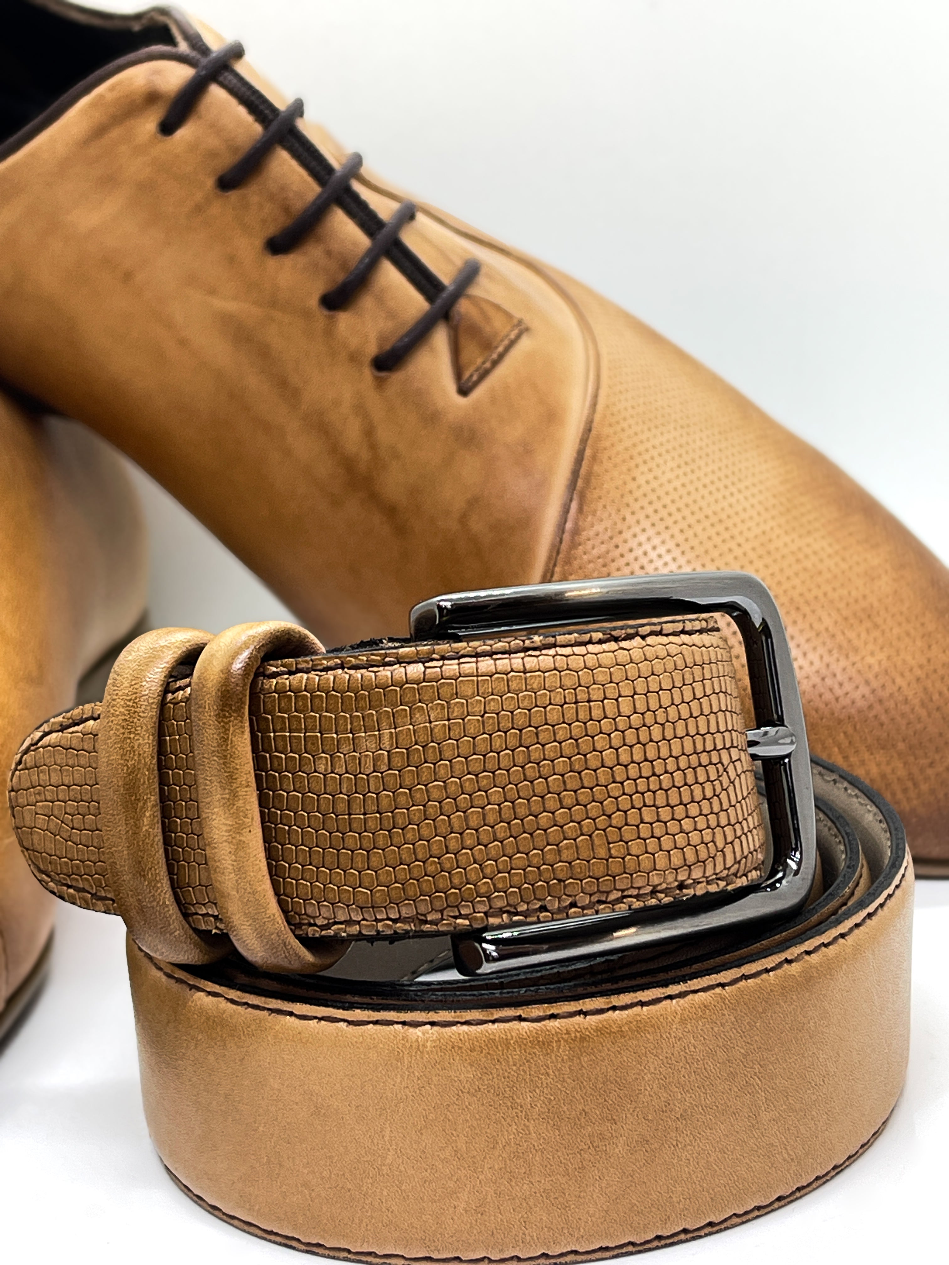 Handgemachter Herrengürtel, mit Punktprägung, Cognac-Braun, echtes Leder-Style 2752