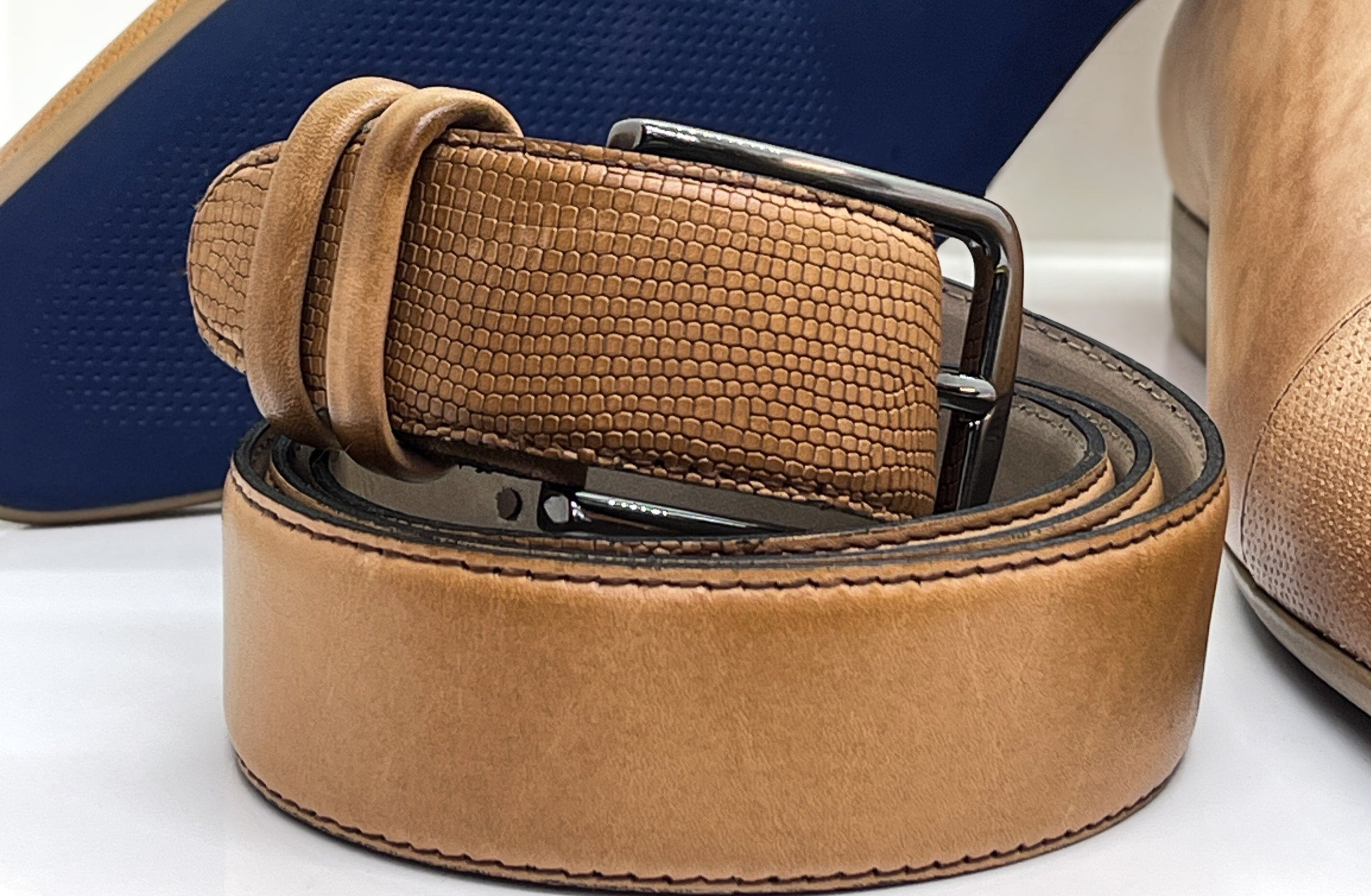 Handgemachter Herrengürtel, mit Punktprägung, Cognac-Braun, echtes Leder-Style 2752