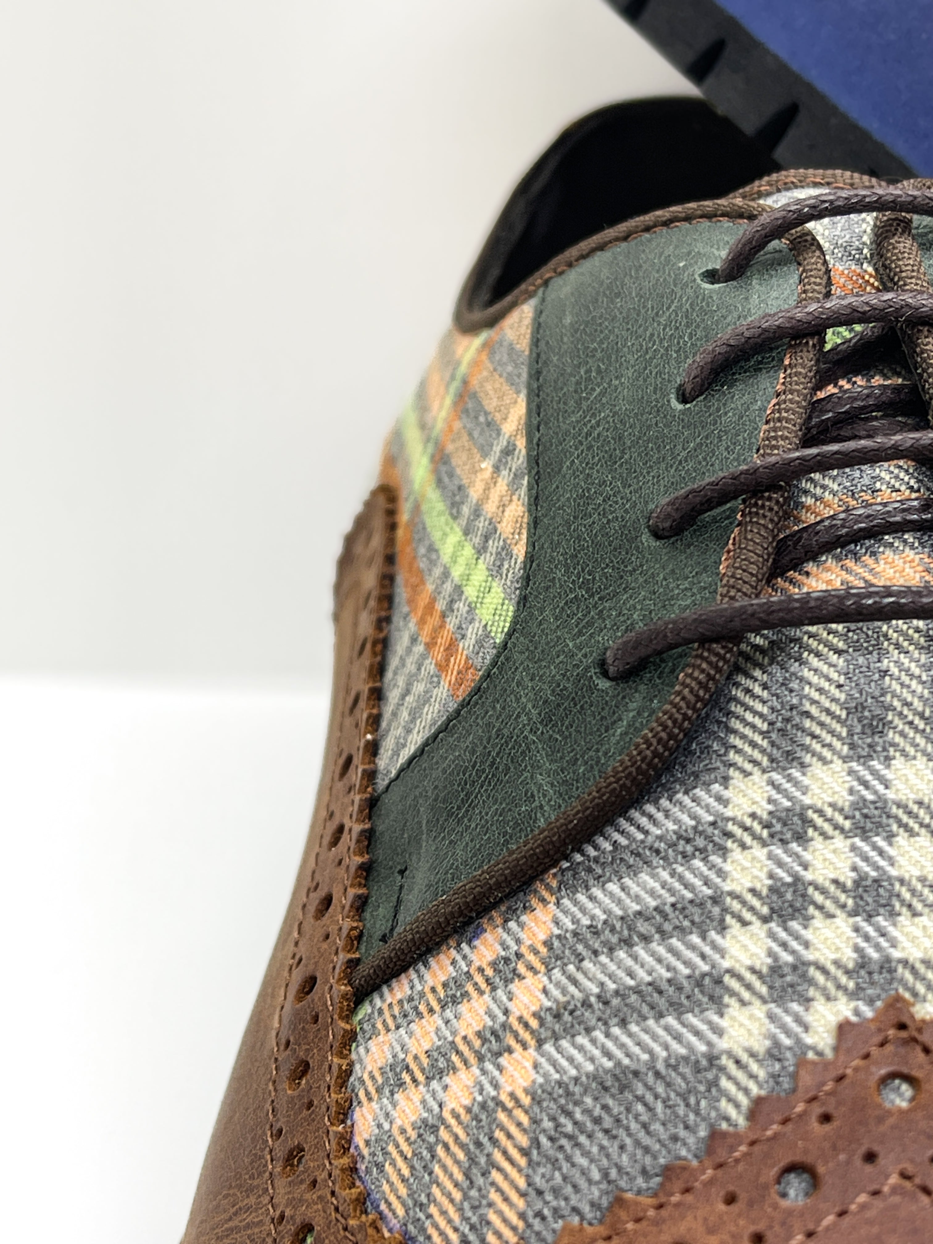 Handgemachter Herrenschuh, Freizeitschuh im Budapester Style, Bohemian, Patchwork, grün/terracotta, Kariert