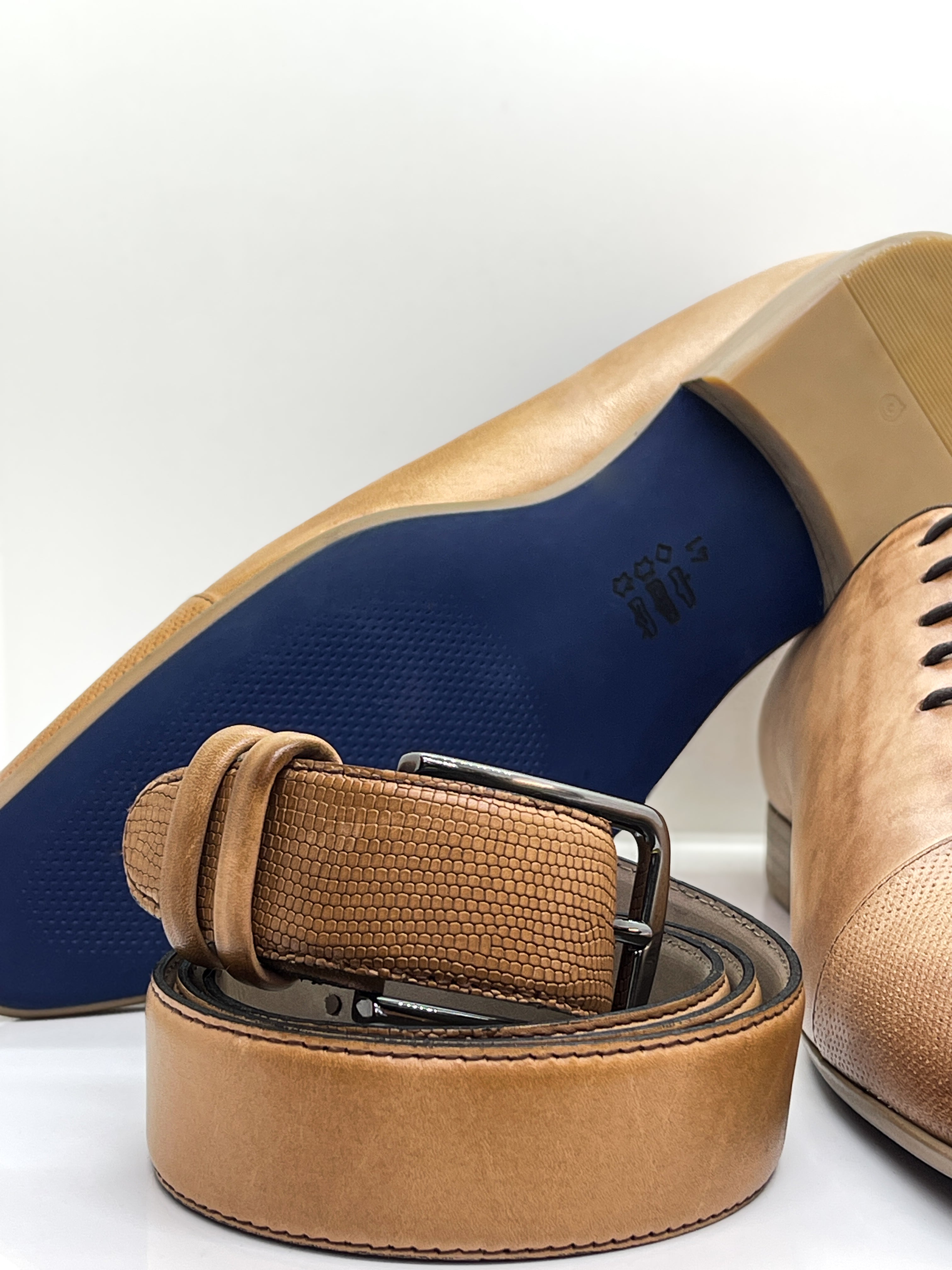 Handgemachter Herrenschuh, nude/cognac_braun, matt, echtes Leder