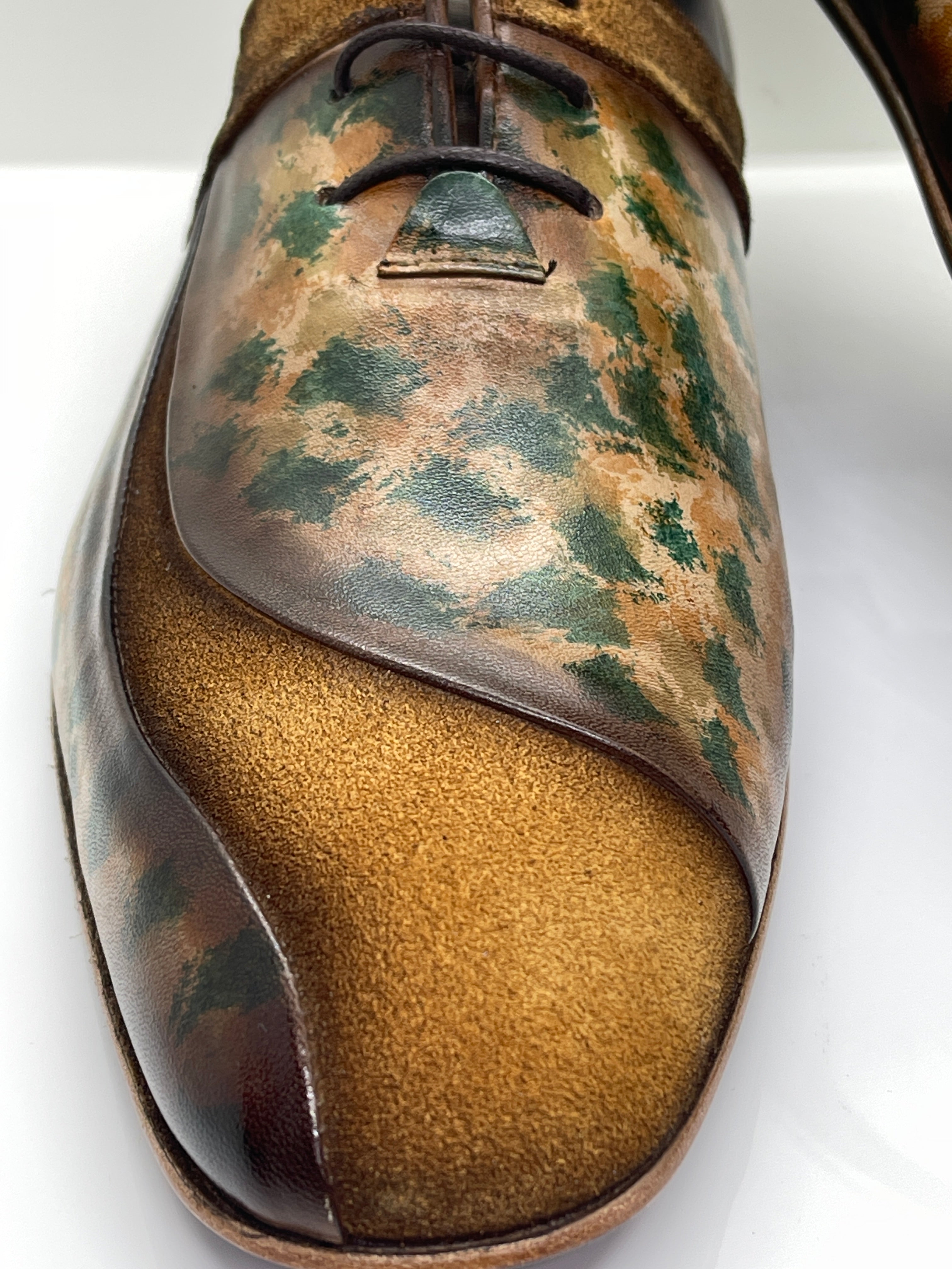 Handgemachter Herrenschuh, handgetupft, bunt, Braun,Grün, Patchwork mit Veloursleder, extravagant