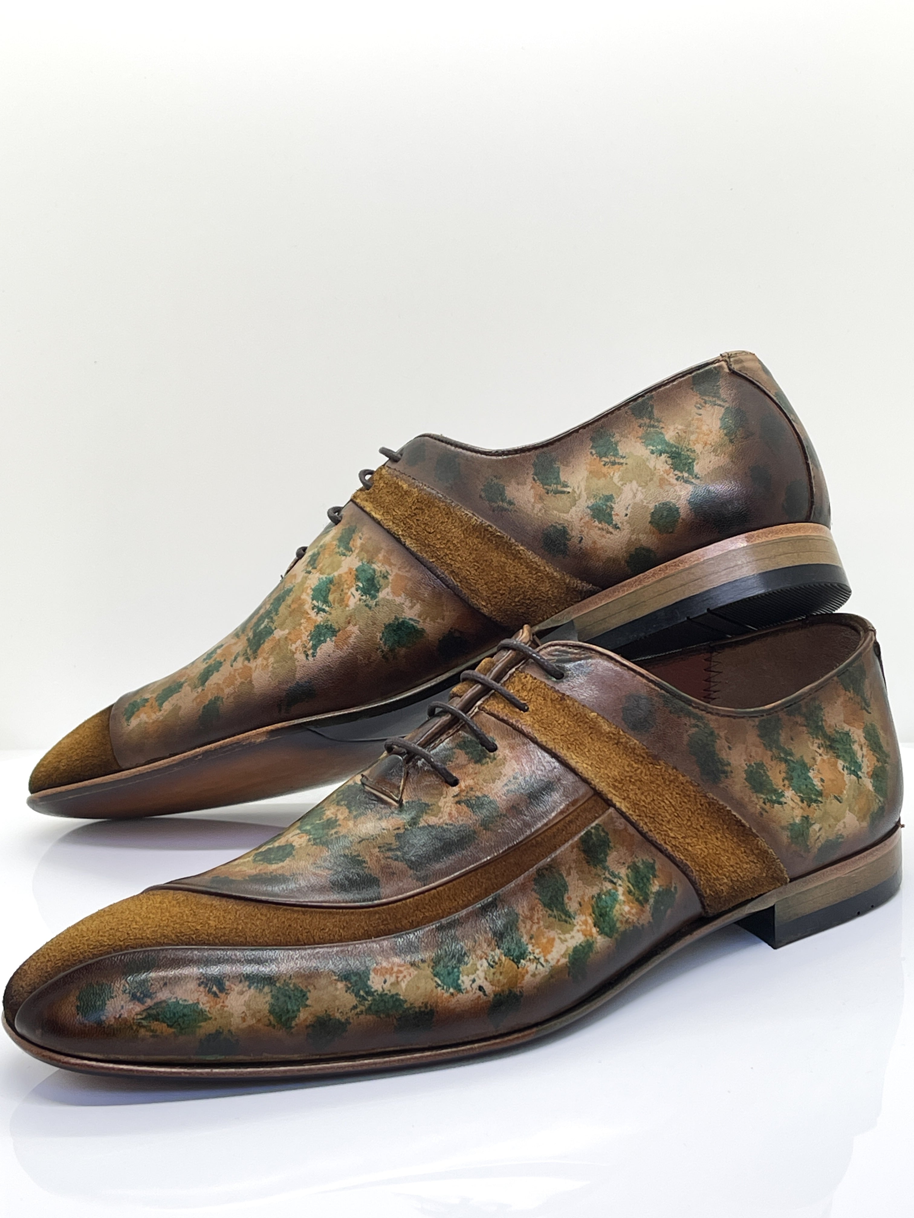 Handgemachter Herrenschuh, handgetupft, bunt, Braun,Grün, Patchwork mit Veloursleder, extravagant