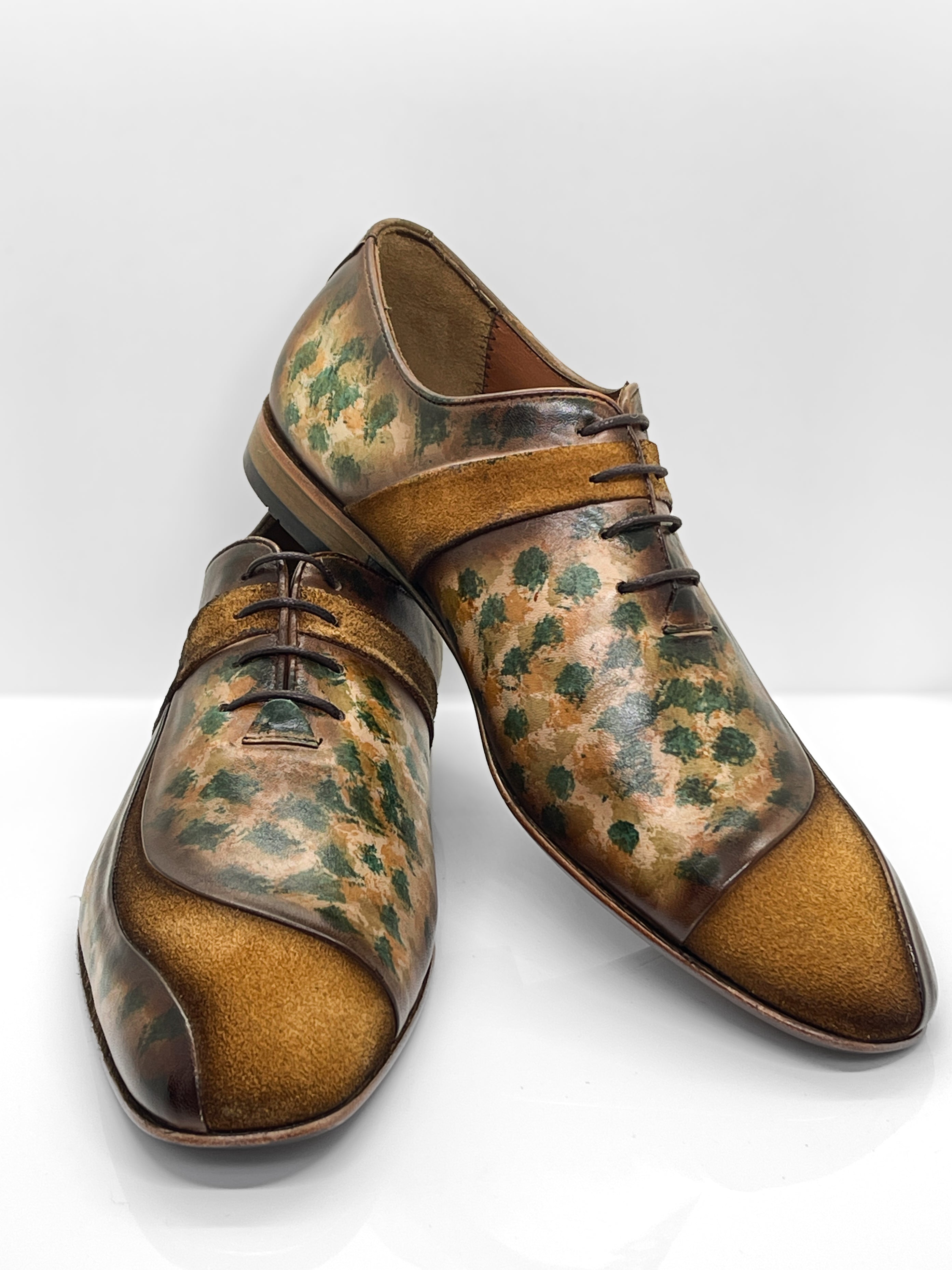 Handgemachter Herrenschuh, handgetupft, bunt, Braun,Grün, Patchwork mit Veloursleder, extravagant