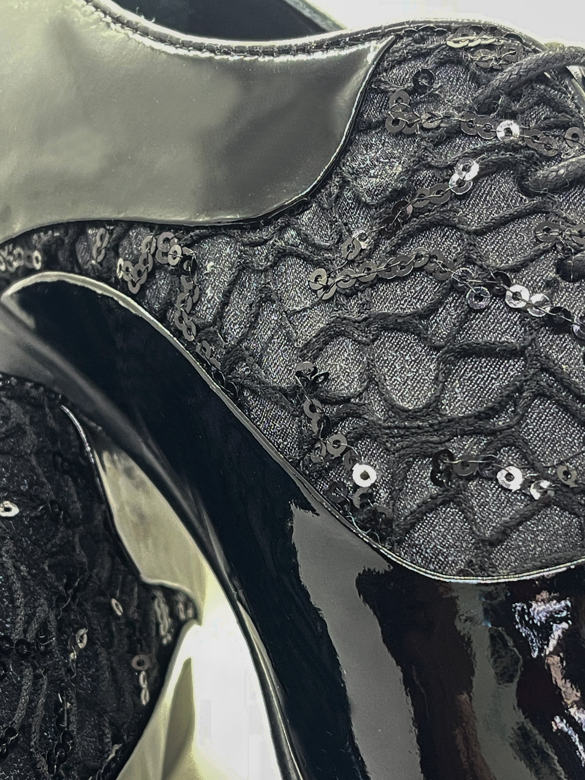 Handgemachter Herrenschuh, Lackschuh mit Patchworkeinsatz in Spitzenapplikation, Schwarz