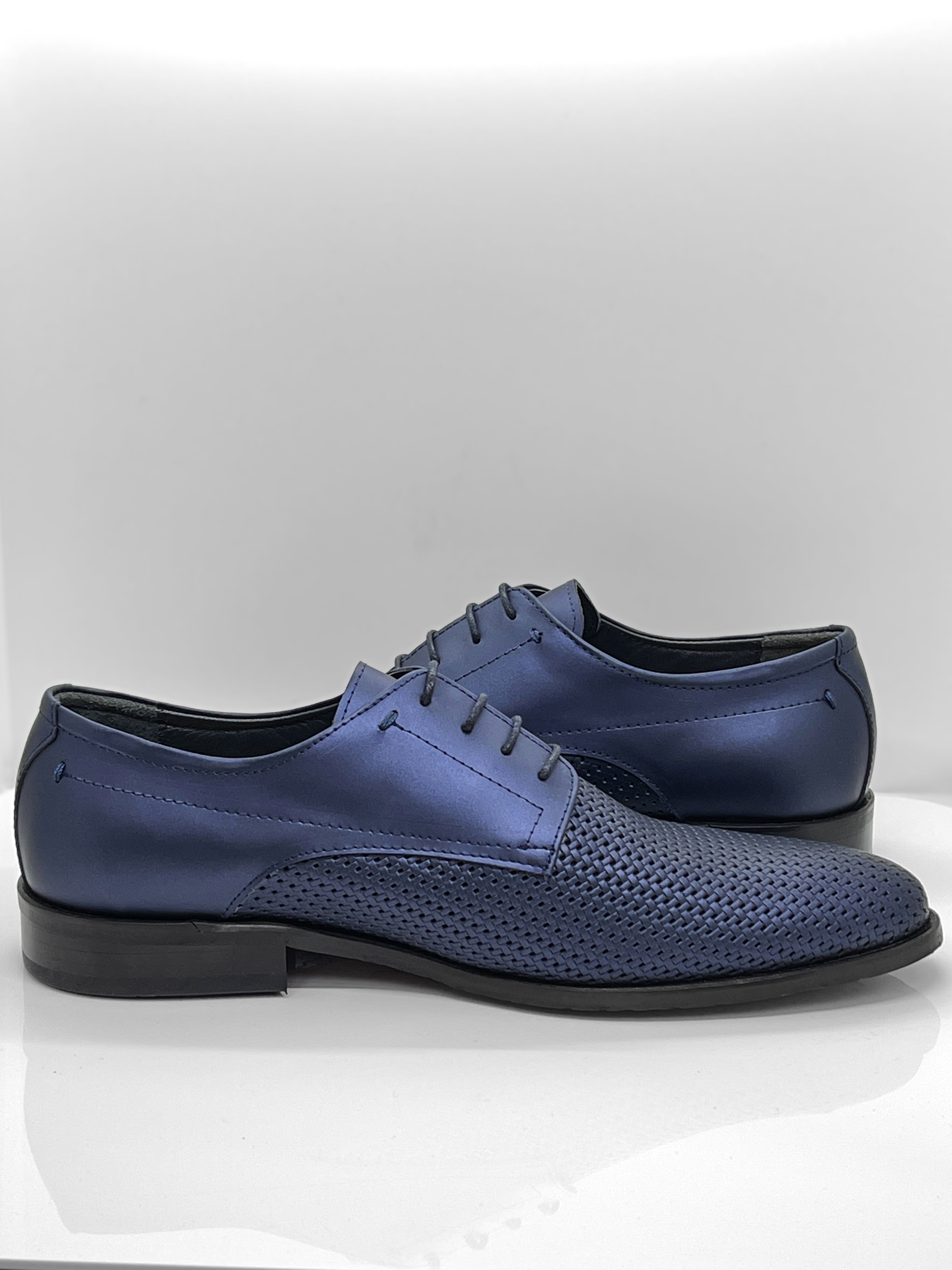 Handgemachter Herrenschuh, Hochzeitsschuh, blau, Perlmutteffekt, Glanz, Patchworkeinsatz