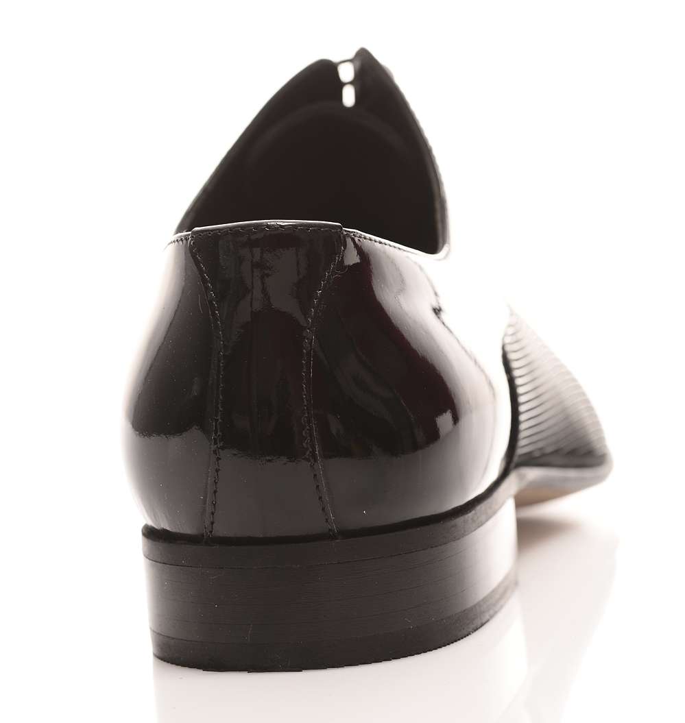 Handgemachter Herrenschuh, mit Laser Gravur, Schwarz, lack