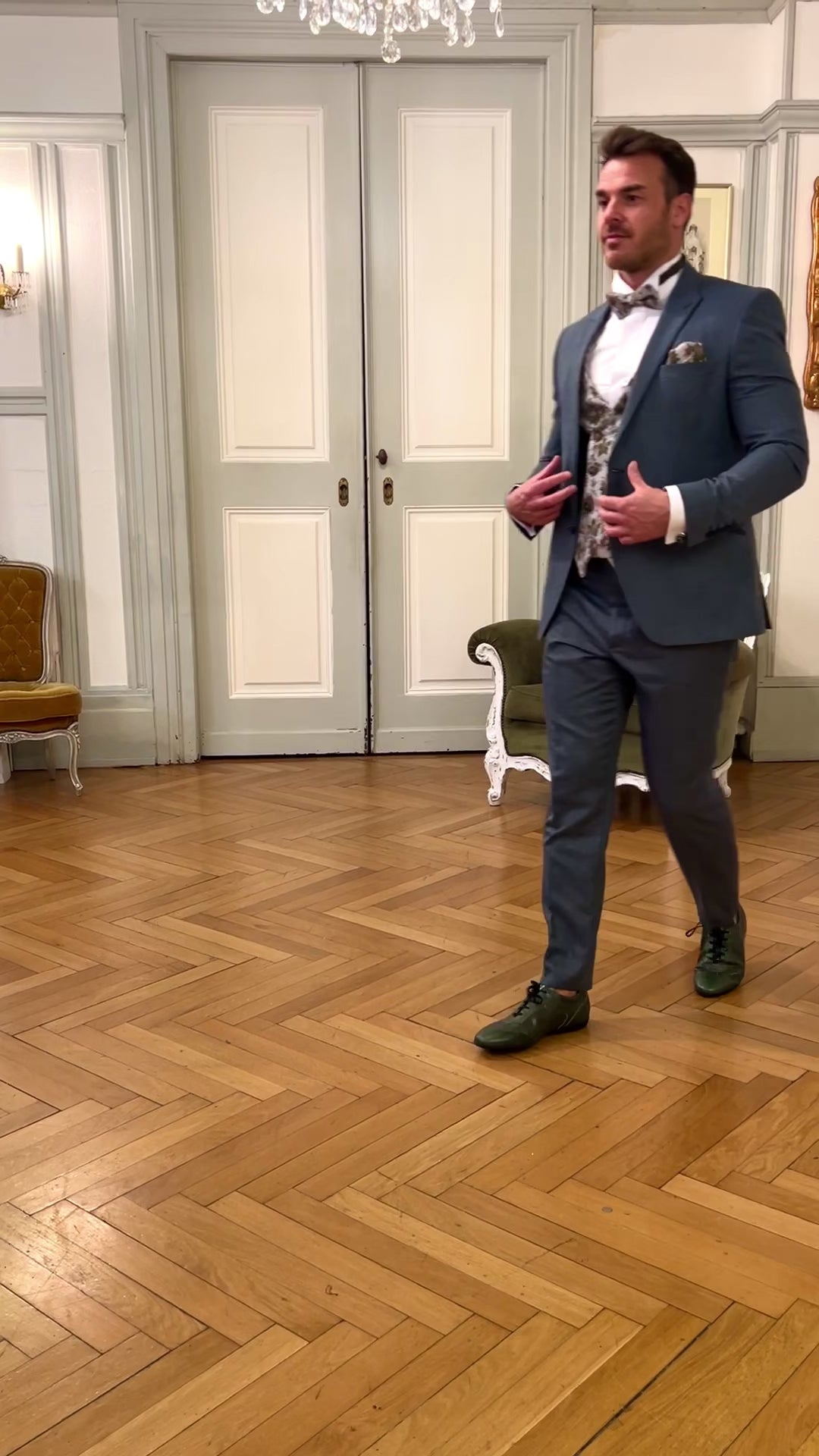 Handgemachter_Herrenschuh_Freizeitschuh_Sneaker_gruen_echtes_Leder-Alexander _Kappen_Haute_Couture_Mpeg