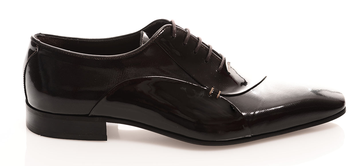 Handgemachter Herrenschuh,Punktprägung, schwarz, lack, echtes Leder