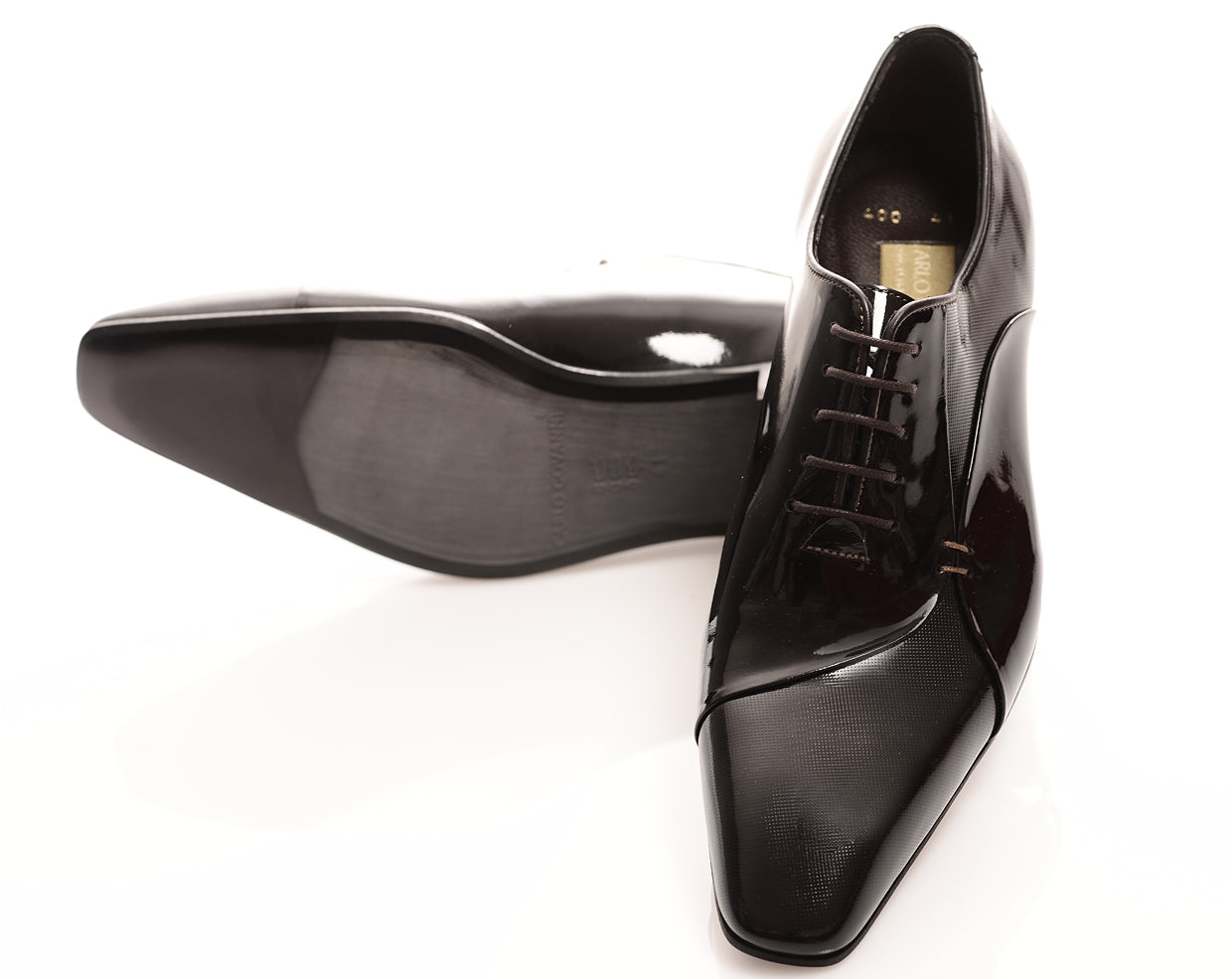 Handgemachter Herrenschuh,Punktprägung, schwarz, lack, echtes Leder