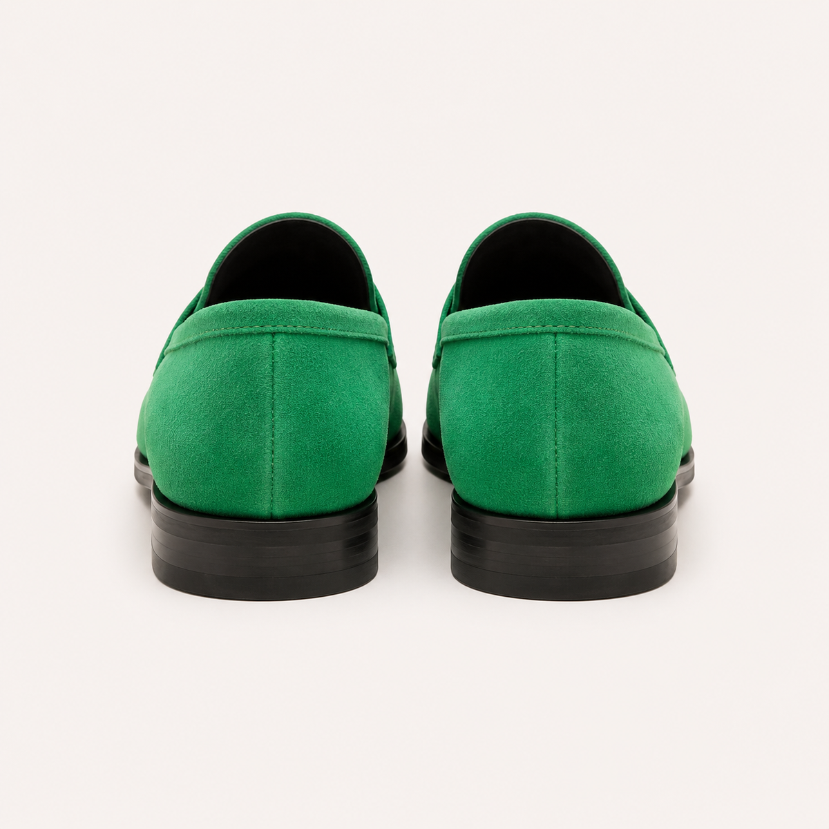Herren Loafer aus Veloursleder – Smaragdgrün | Slipper mit Metallschließe