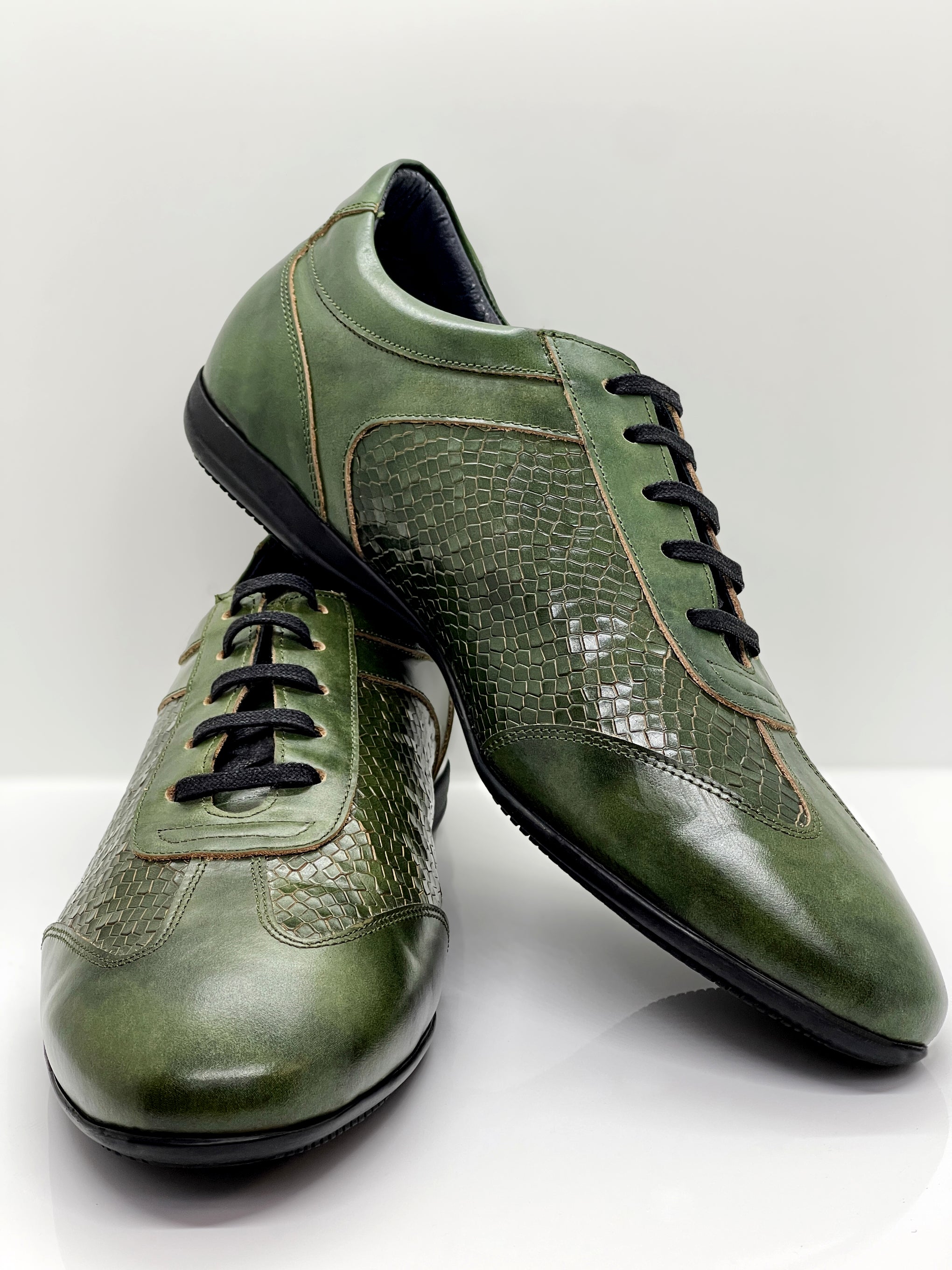 Handgemachter Herrenschuh, Freizeitschuh, Sneaker, laubgrün, Grün, echtes Leder