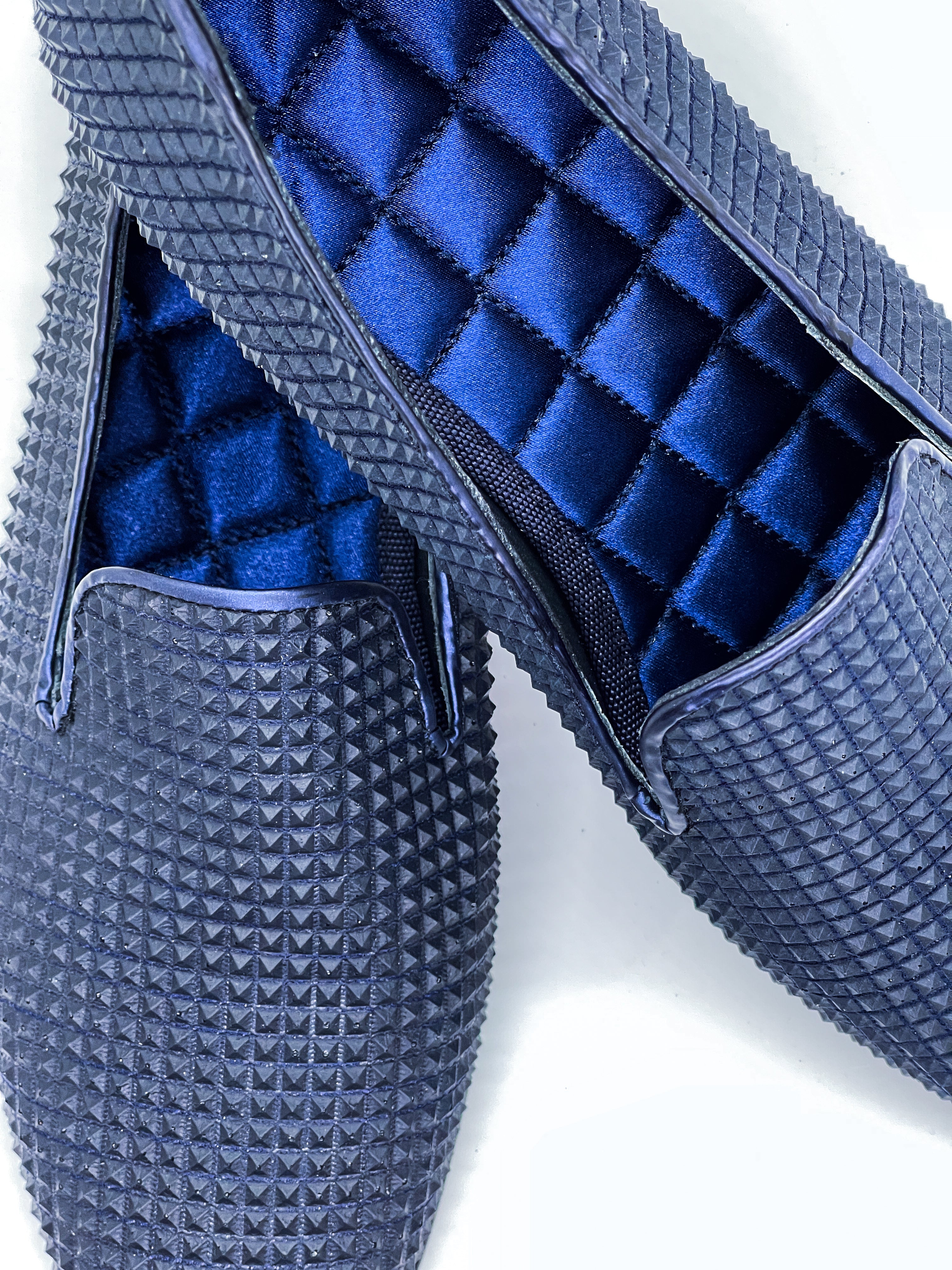 Handgemachter Herrenschuh, Slipper aus echtem Leder mit Krokoprägung, Perlmutteffekt, Indigo-Blau