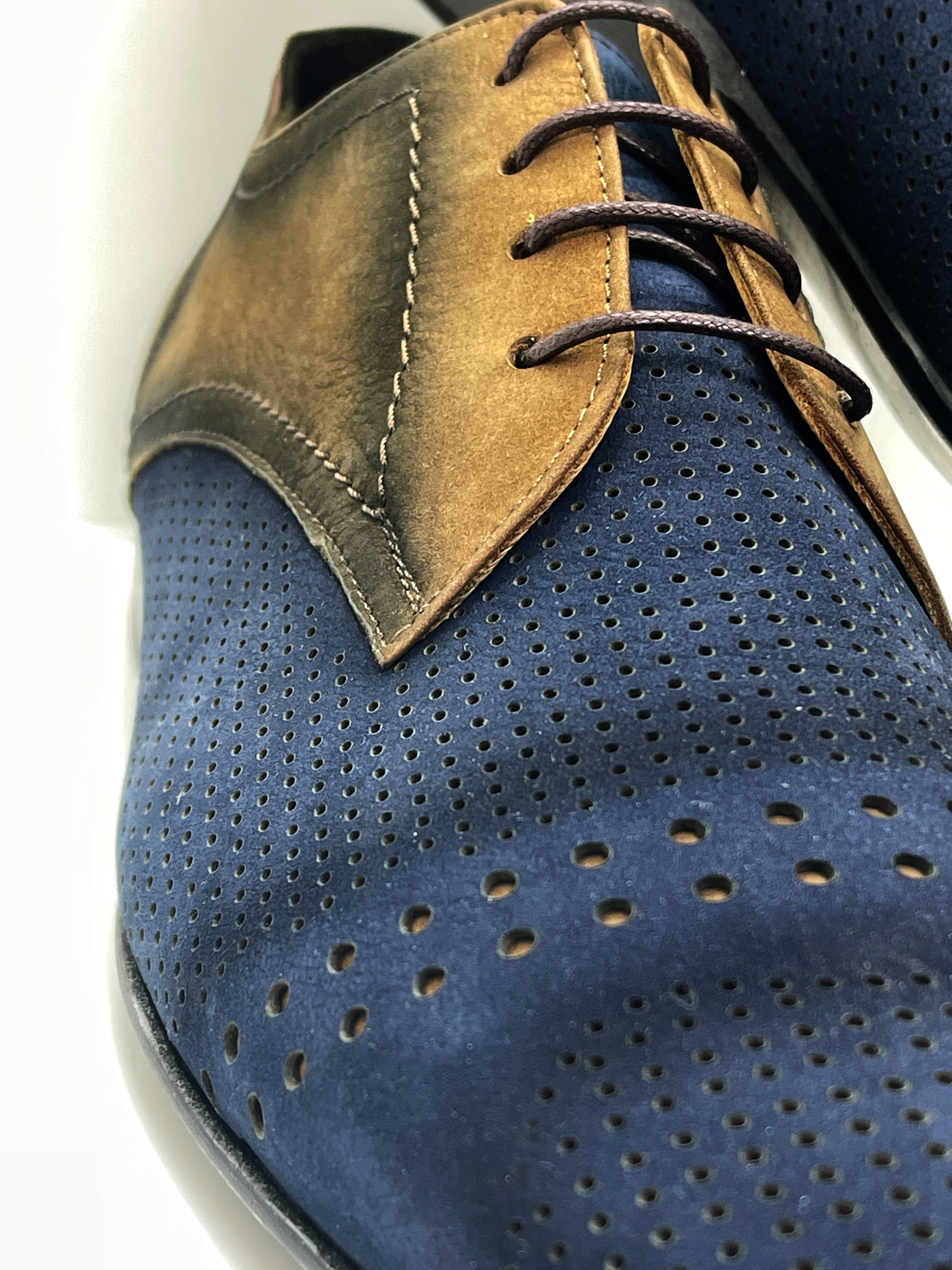 Handgemachter Herrenschuh, mit Patchworkeinsatz, blau-baun, Veloursleder, echtes Leder
