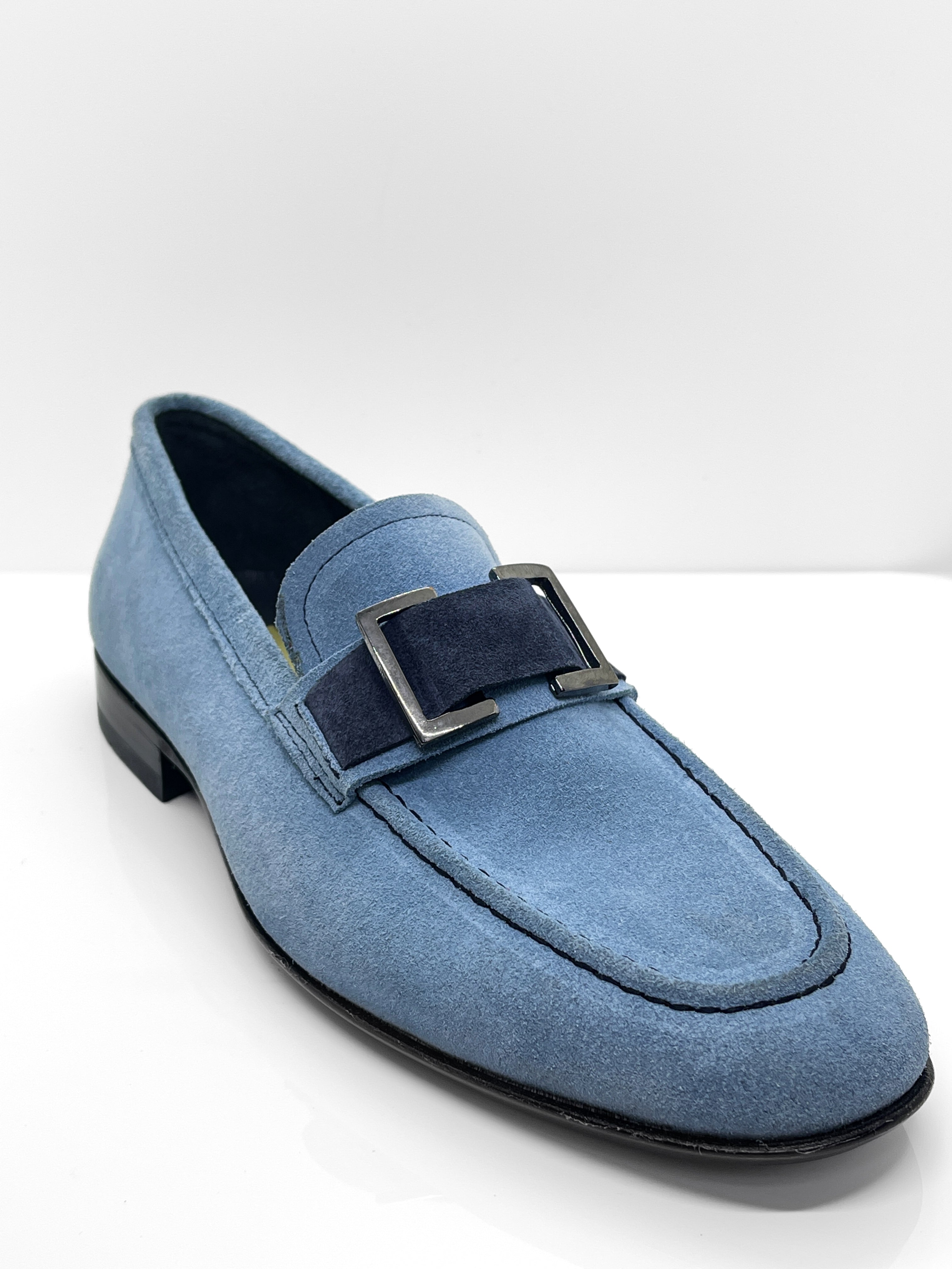 Handgemachter Herrenschuh, Slipper aus echtem Veloursleder in Hellblau