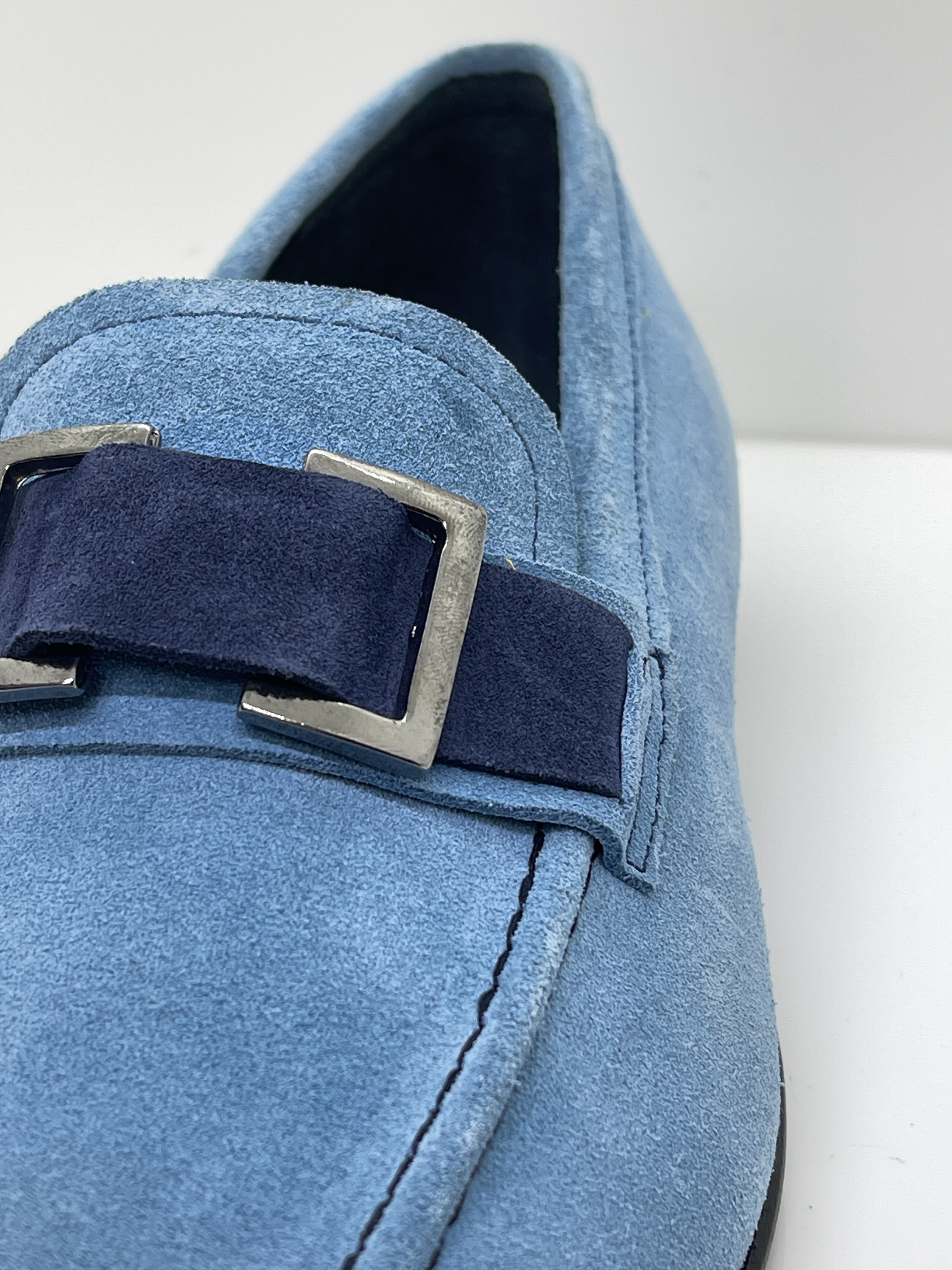 Handgemachter Herrenschuh, Slipper aus echtem Veloursleder in Hellblau