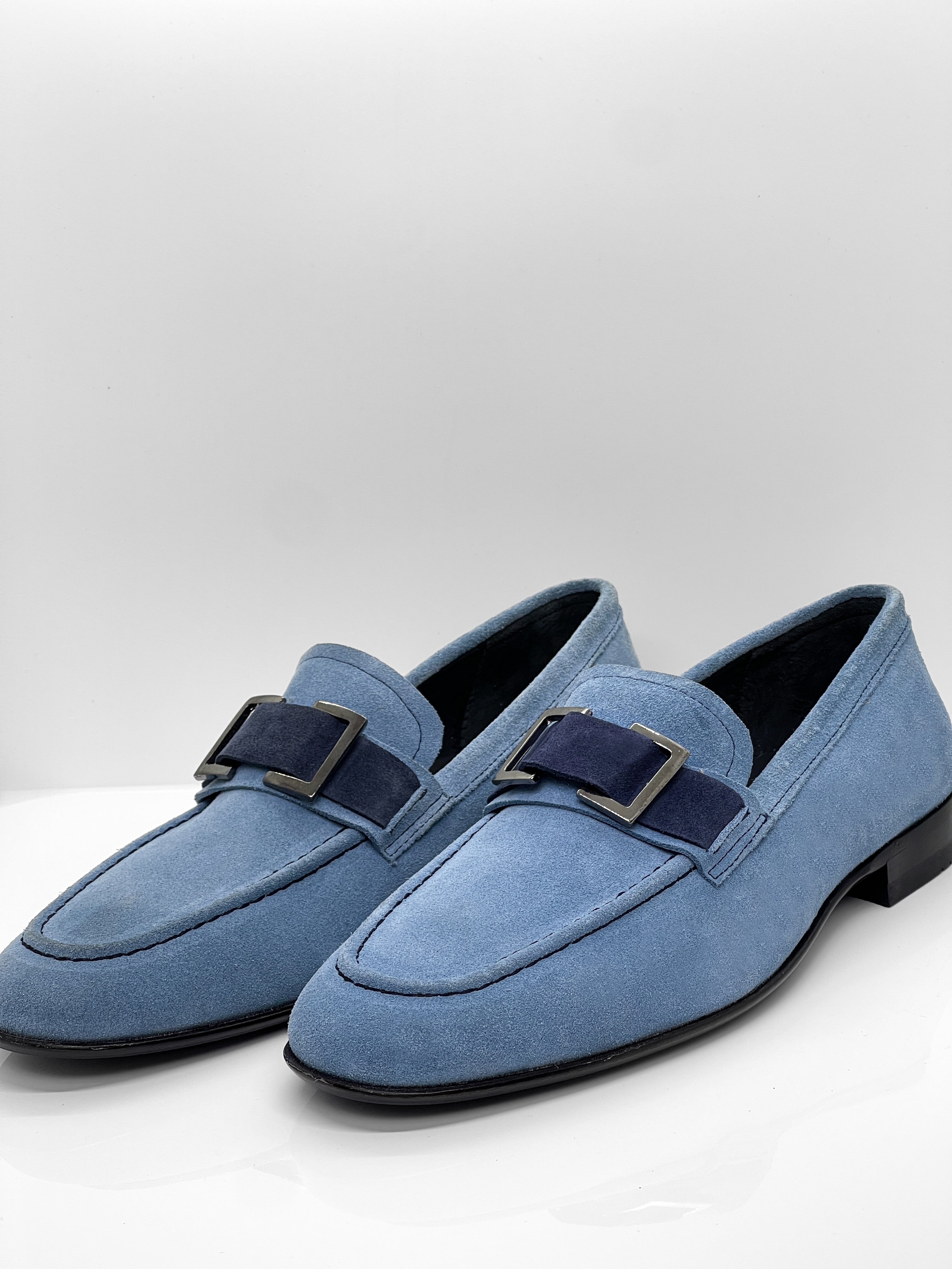 Handgemachter Herrenschuh, Slipper aus echtem Veloursleder in Hellblau
