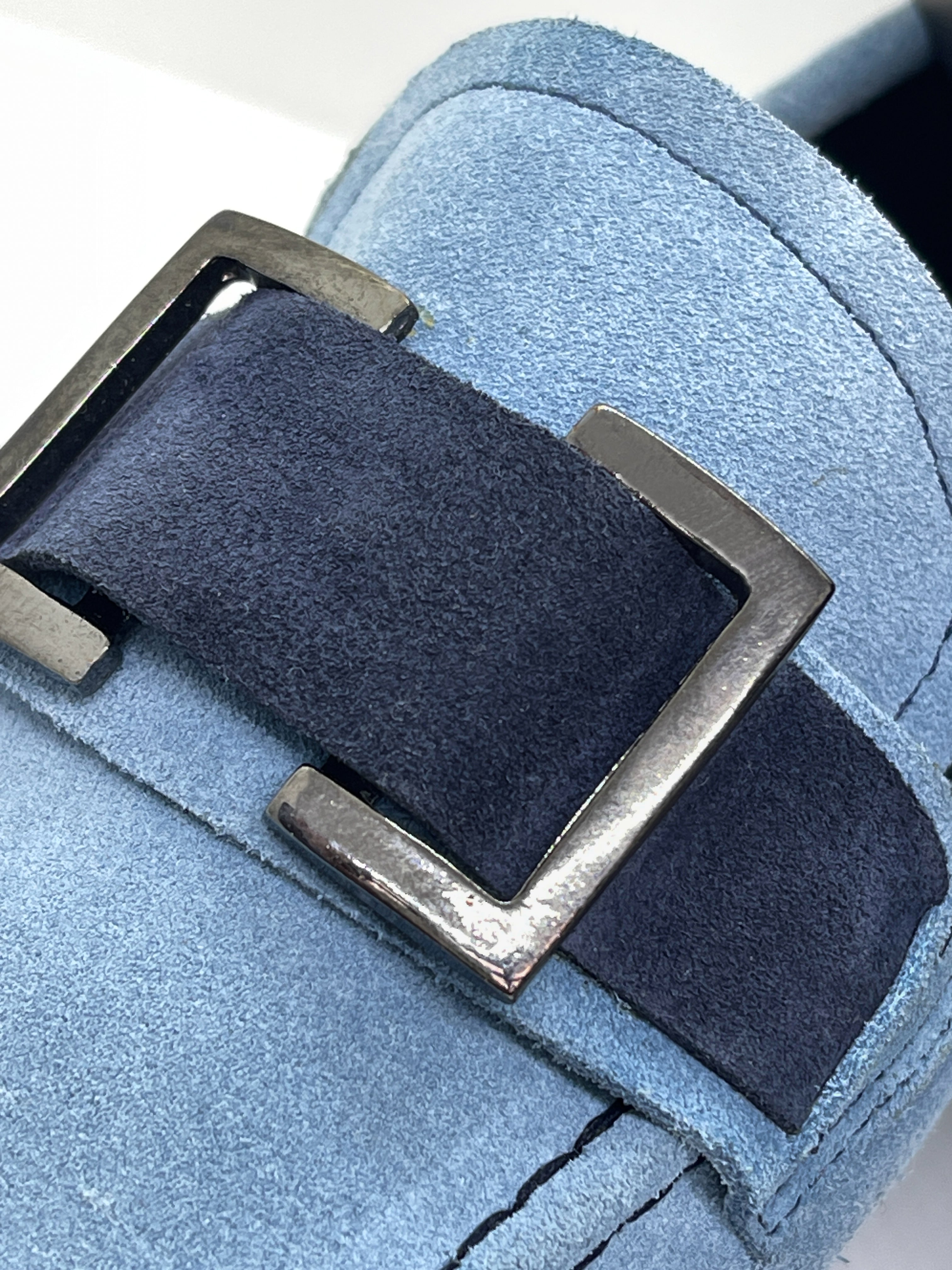 Handgemachter Herrenschuh, Slipper aus echtem Veloursleder in Hellblau