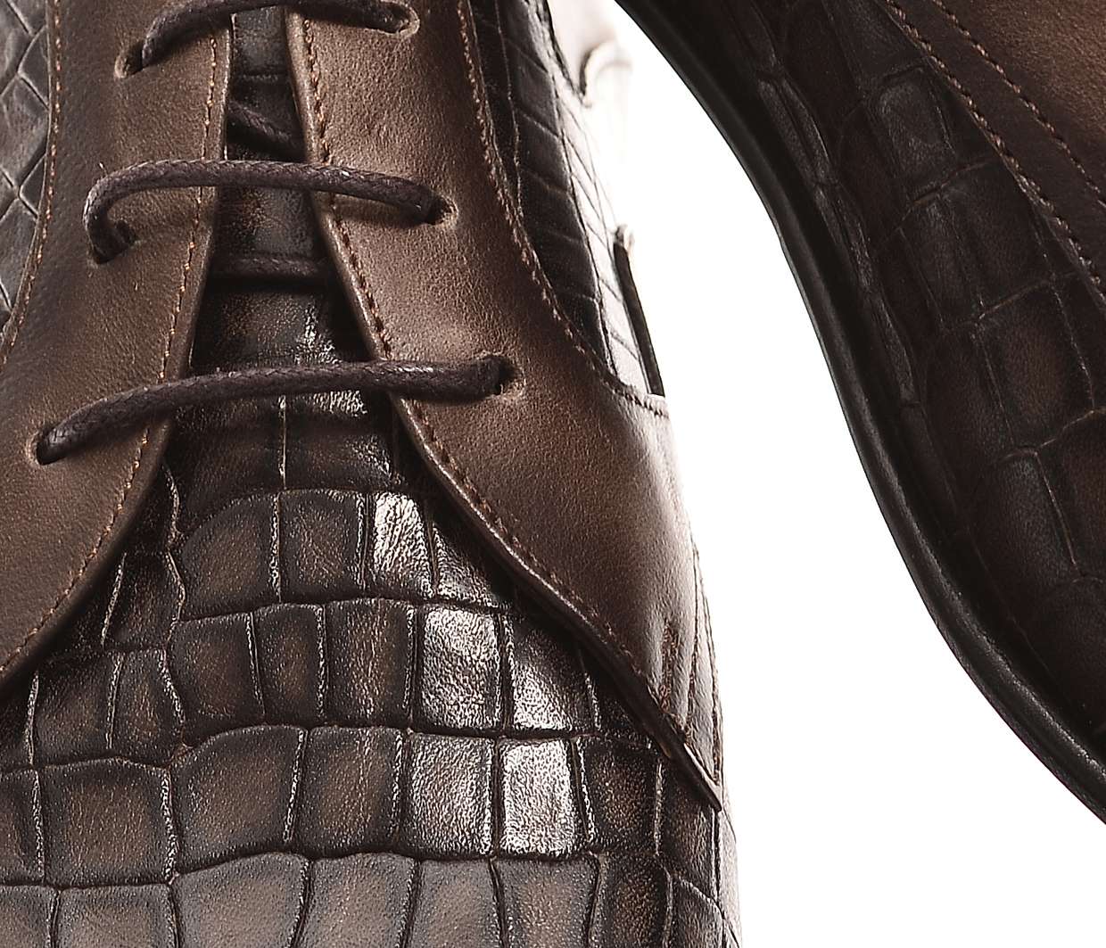 Handgemachter Herrenschuh, mit Krokoprägung, braun, echtes Leder