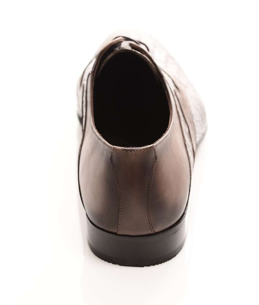 Handgemachter Herrenschuh, mit Krokoprägung, braun, echtes Leder