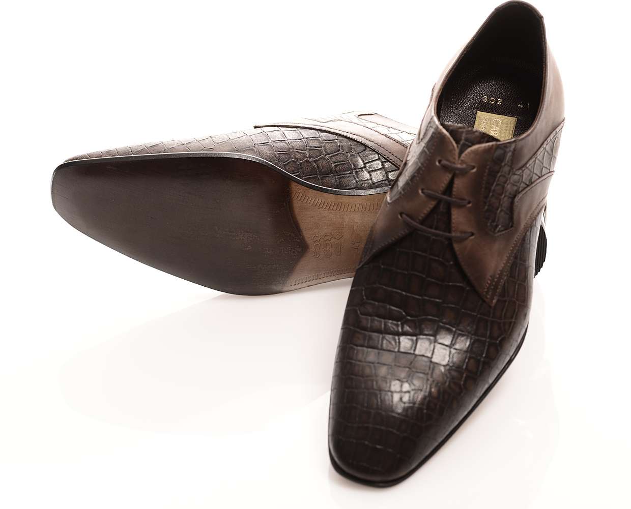 Handgemachter Herrenschuh, mit Krokoprägung, braun, echtes Leder