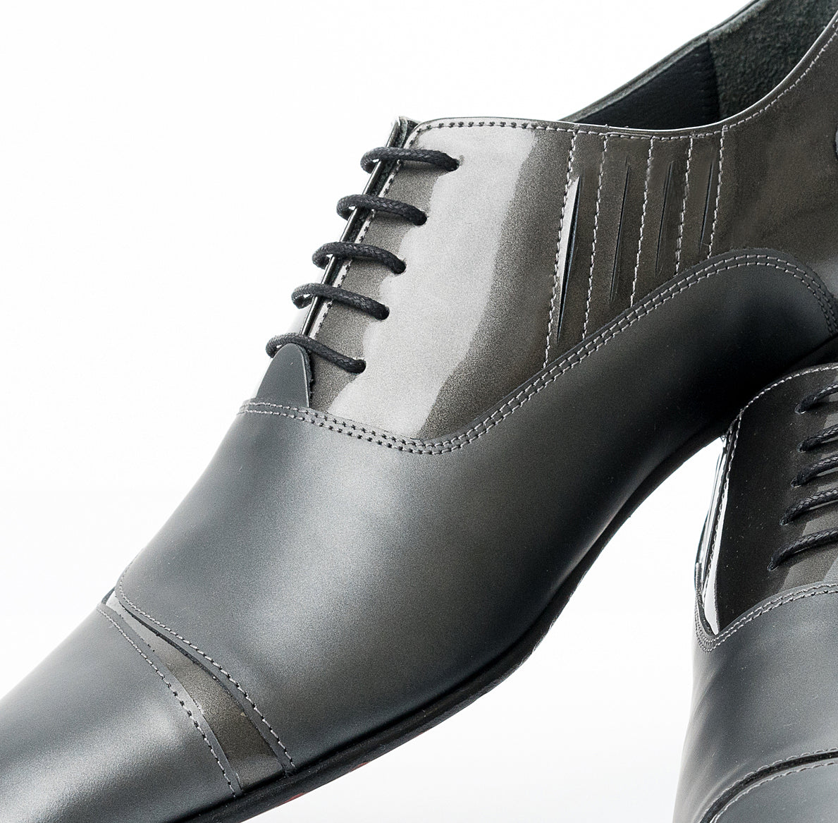 Handgemachter Herrenschuh, mit Patchworkeinsatz, Perlmuteffekt, Grau, echtes Leder